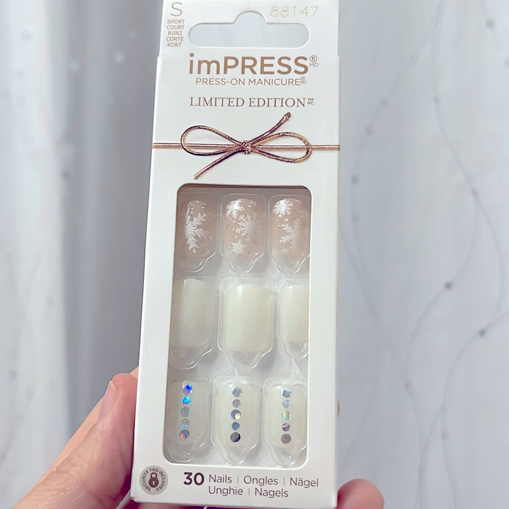 NWT KISS | Limited edt. imPRESS Holiday press-on nail kit, Winterful Life